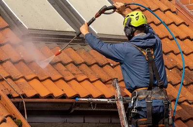 Démoussage et hydrofuge de toiture à Son